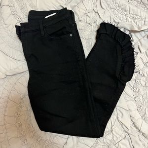 Driftwood black crop ruffle jeans. Very soft and stretchy size 26